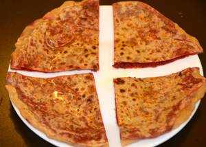 Beet-root Paratha (1 Pc)