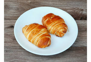 Plain Croissants (2 Nos)
