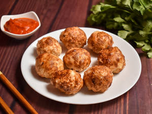 Veg Paneer Fried Momos (8 Pcs)