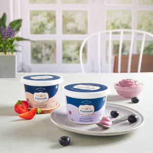 Strawberry shrikhand [200 grams]