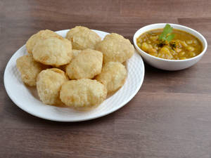 Club Kachoris (10 Pcs)                                  