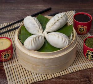 Chicken "Juicebomb"  Momos