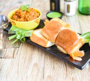 Chicken Keema Pav ( Set Of 2 )