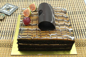 Caramel Chocolate Log Cake 1.4kg