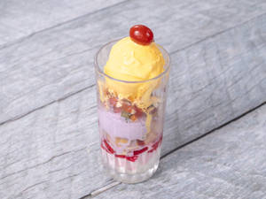 Gadbad Special Sundaes (250 Ml)