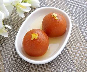 Gulab Jamun (1 Pcs)