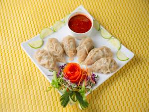Steam 7 Sister Chicken Momo (6 Pcs)