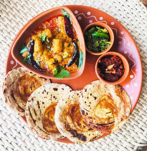 Gaon Special Rajasthani Gatta Curry