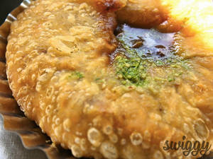 Onion Kachori (1pc)