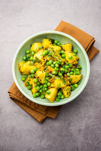 Aloo Matar Ki Mast Dry Sabzi