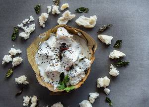Idli Dahi Tadka