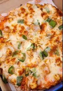 Chilly Paneer Pizza