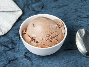 Choco Chips Ice cream (80 gms) 