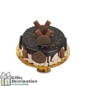 Kitkat And Gems Cake