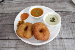 Double Vada [2 Pcs]                                                                                                                                                                       