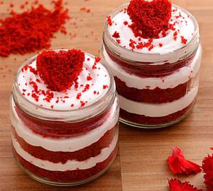 Heart Red Velvet Cake Jar Set Of 2