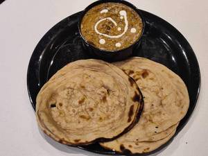 Dal Makhani With 3 Lachha Paratha