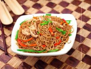 Chicken Homg Komg Noodles