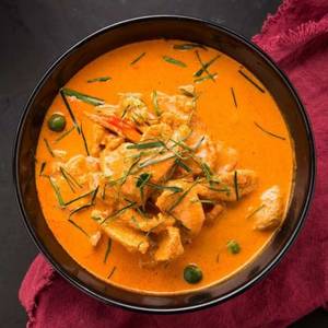 Chicken Red Thai Curry ( Serve With Steam Rice ) (s)