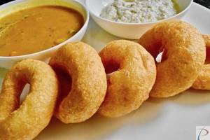 Sambar Vada 2 Pcs