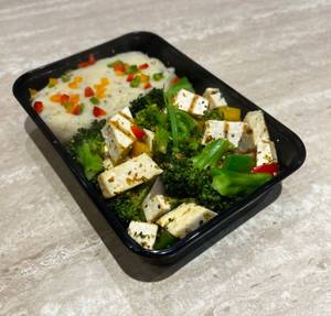 Grilled Paneer With Mashed Potato