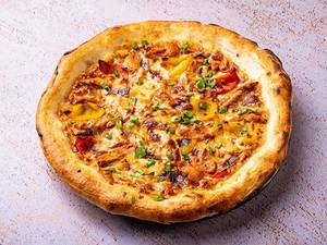 Bbq Chicken, Caramelised Onion, Roasted Peppers Pizza