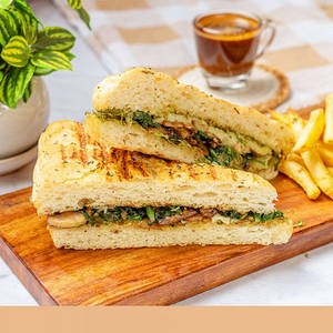 Spinach & Mushroom Pesto Sandwich