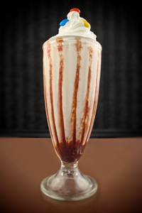 M&M Shake [350 Ml, Serves 1]