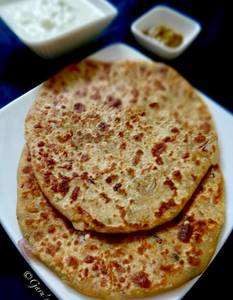 Aloo Paratha[2 Pc] With Curd, Pickle And Butter + Sweet Lassi