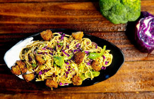 Veg Manchurian Noodles [400 GM]