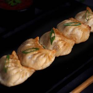 Chicken Spicy Momos (5 Pcs)
