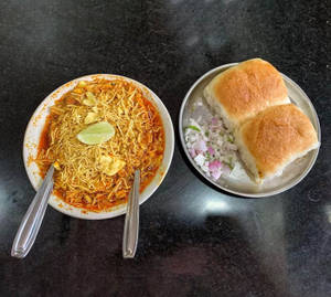Nisarg Special Misal