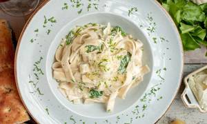 Tagliatelle Ai Mascarpone E Spinaci (pasta In Mascarpone Sauce)