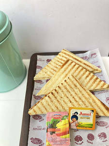 Toast With Butter & Preserves White