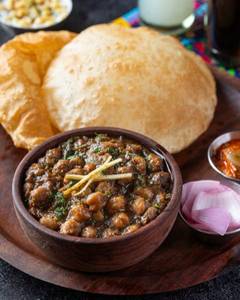 Amritsari Chole With Bhature (3)
