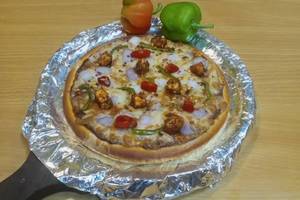 Spicy Peppy Paneer Pizza
