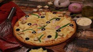 Cheesy Macaroni Veg Pizza Regular