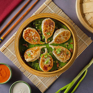 Mutton Pan Fried Momos (8 Pcs)
