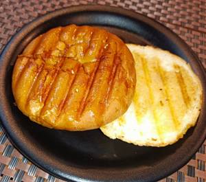 Bun Makkhan With Chai