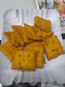 Wheat Methi Puri (200 Gms)