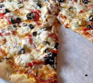 Loaded Chicken Olive Pizza