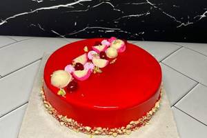 Strawberry Birthday Cakes (1 Kg)