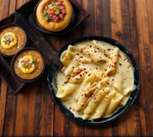 White sauce pasta