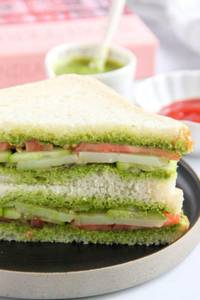 Bombay kaccha sandwich