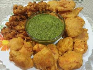 Mix Bhajiya (100 Gms)