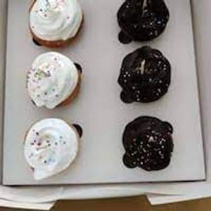 Assorted Classic Cupcakes - Pack Of 6                               