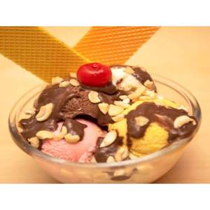 Traffic Jam Sundae (Eight Icecreams)