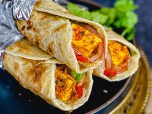 Paneer Tikka Shawarma ( 6 INCH )