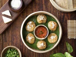 Veg Cheese Momos [6 Pieces]