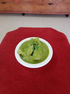 Green Chicken With Light Curry